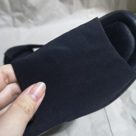 Vintage Cutout Elastic Band Black Sandals for Hipster Boho Summer - Picture 4 of 11